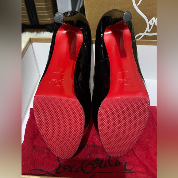 Red bottom pumps!! Practically new, only worn once for a photo shoot. - Picture 3 of 4